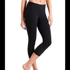 Athleta revelation crop